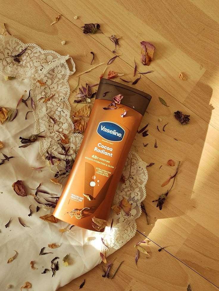 Vaseline Cocoa Radiant Body Cream - Image 1