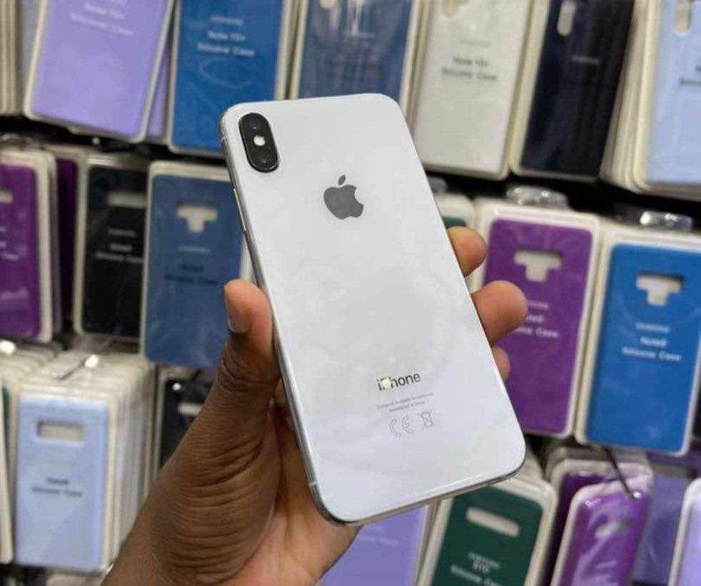 iPhone X 64GB - Image 3