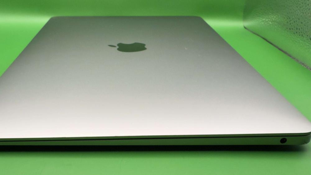 MacBook Air M1 2020 - 8GB RAM, 256GB SSD - Image 4