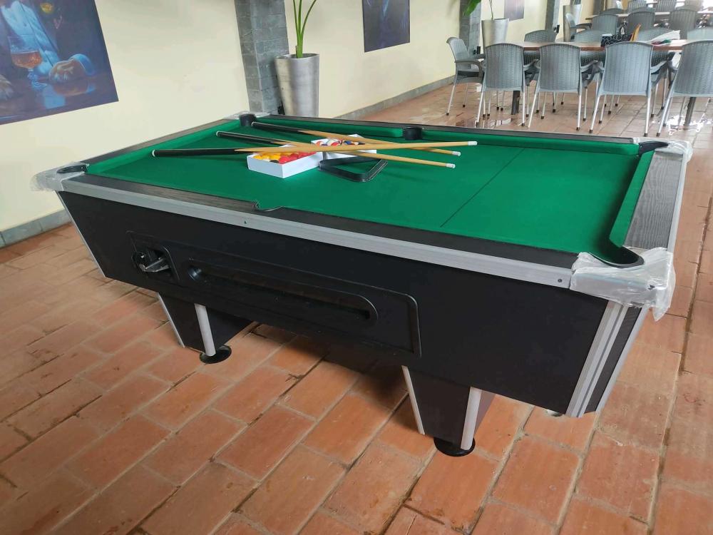 Double Jointer Commercial Kenice Pool Table - Image 1