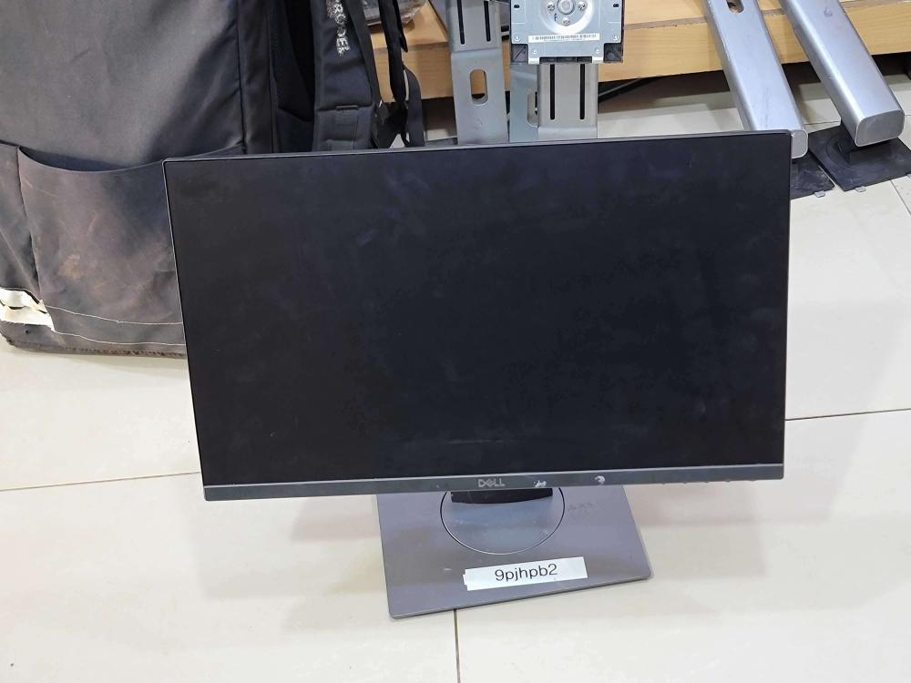 Dell 22 Inch IPS Monitor - HDMI, VGA, USB 4.0 - Image 4