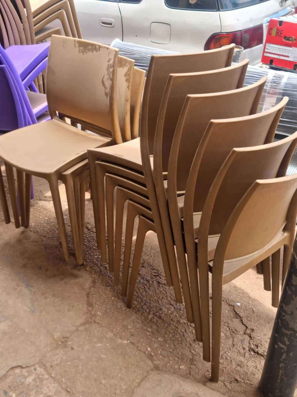 Heavy Duty Plastic Chairs - Image 3