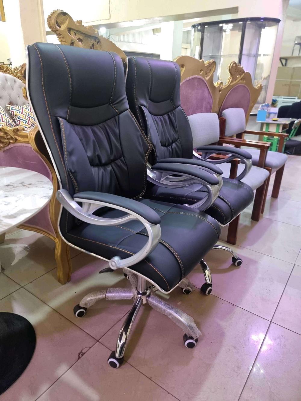 Office Mesh Chairs - Image 2