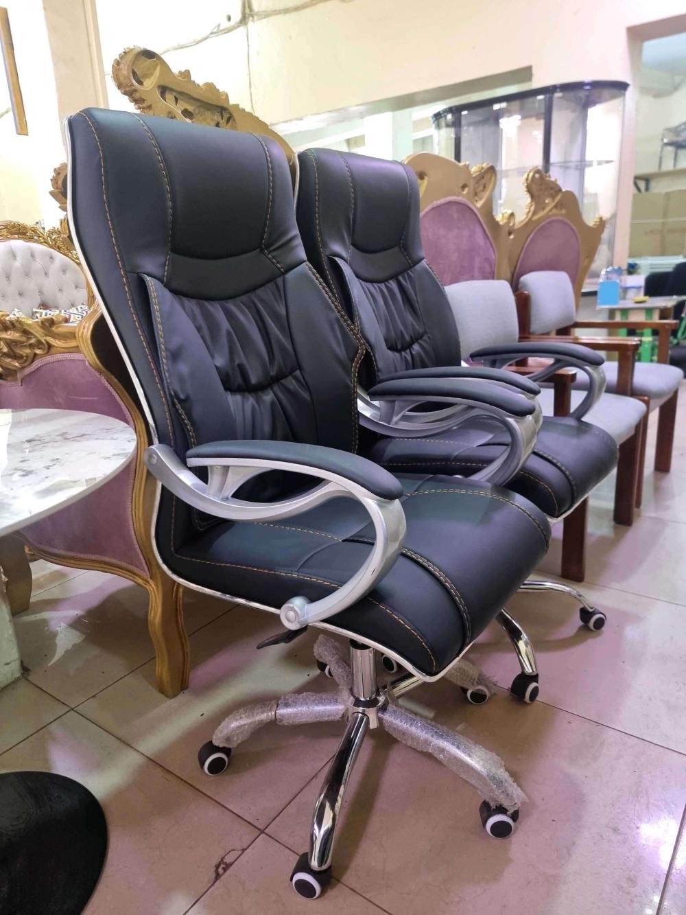 Office Mesh Chairs - Image 3