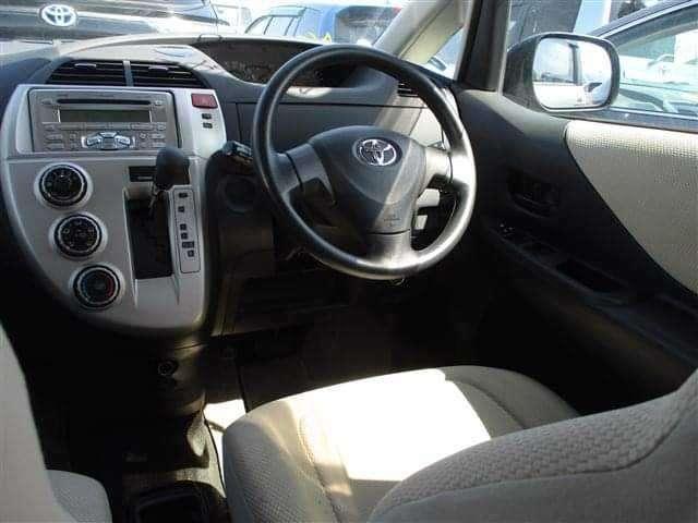 Toyota Sienta 2010 1.5cc - Image 4