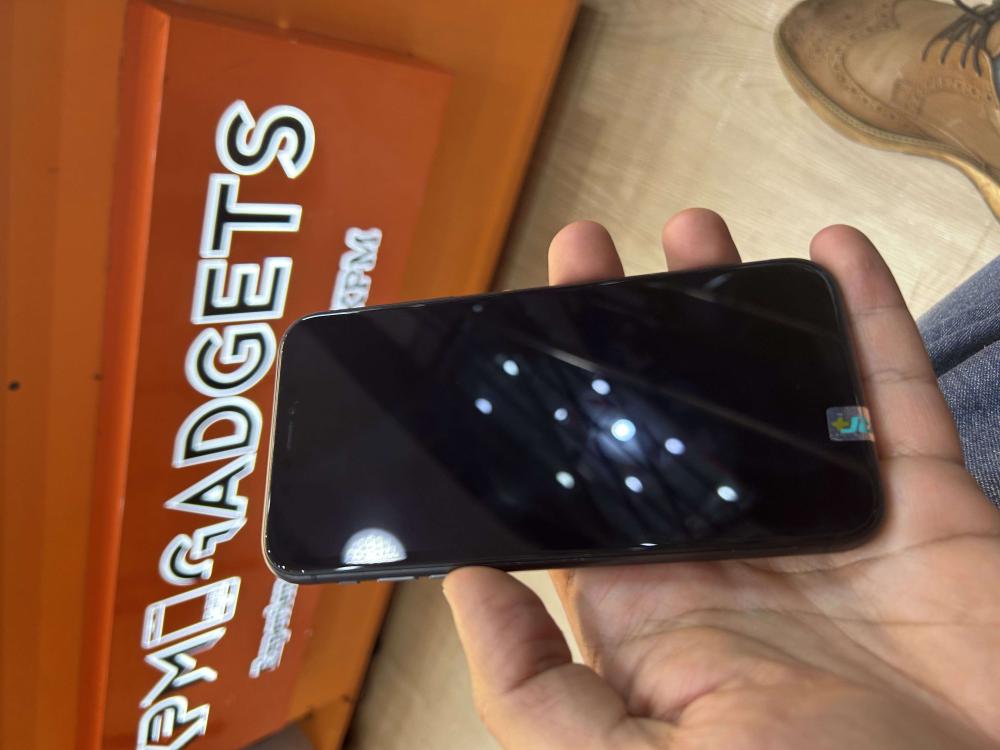 iPhone 11 - 64GB - Image 6
