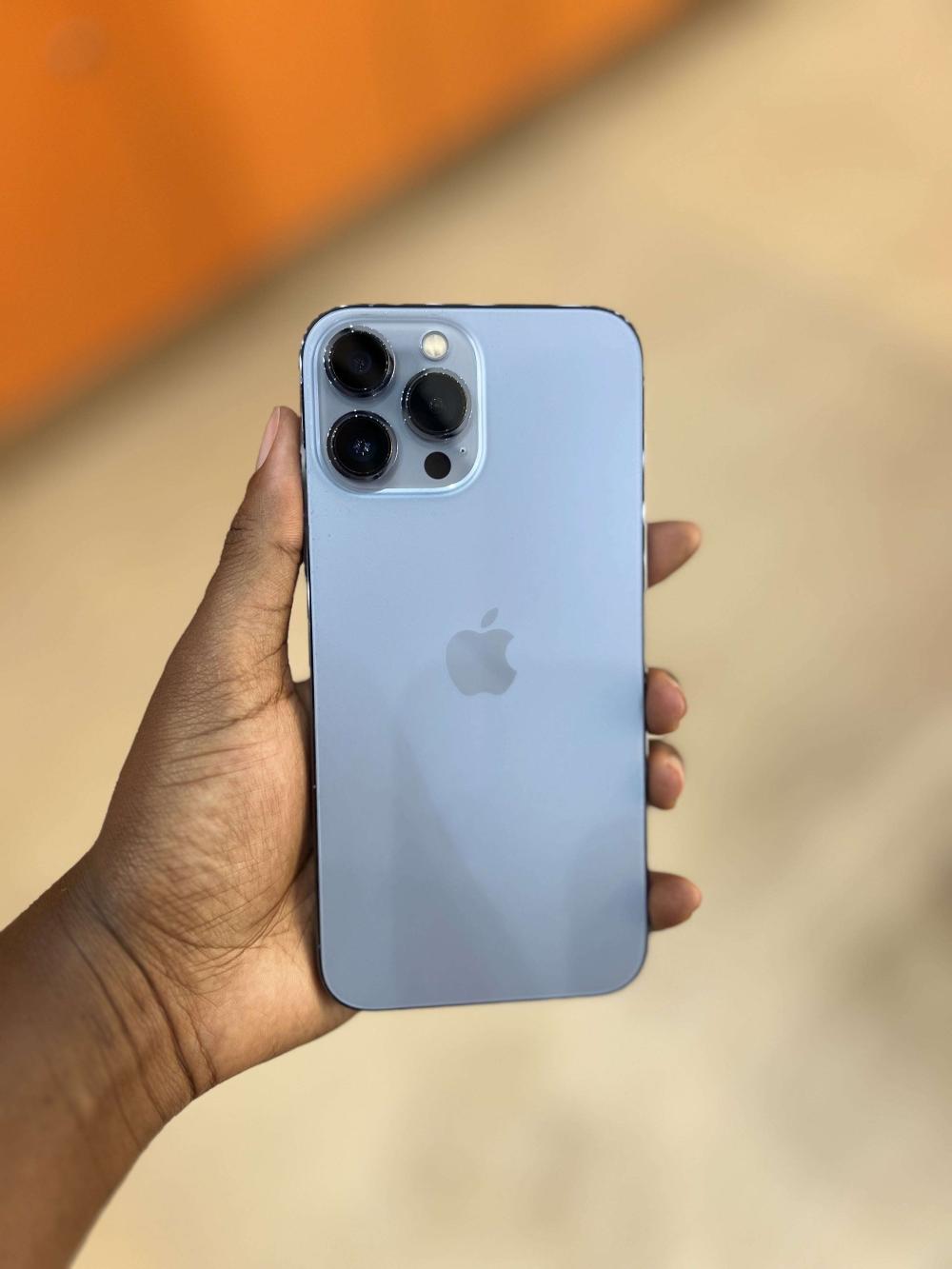 iPhone 14 - 128GB - Image 3