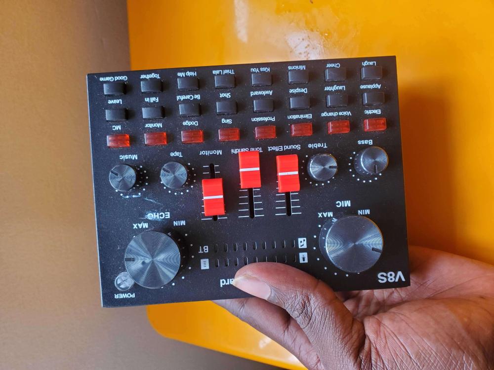 V8S Professional Sound Card - Image 2