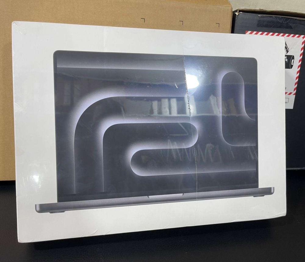 MacBook Pro 2023 14-inch - 18GB RAM, 512 SSD - Image 2