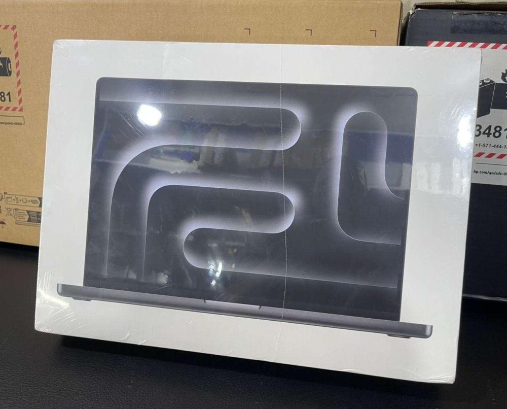 MacBook Pro 2023 14-inch - 18GB RAM, 512 SSD - Image 3