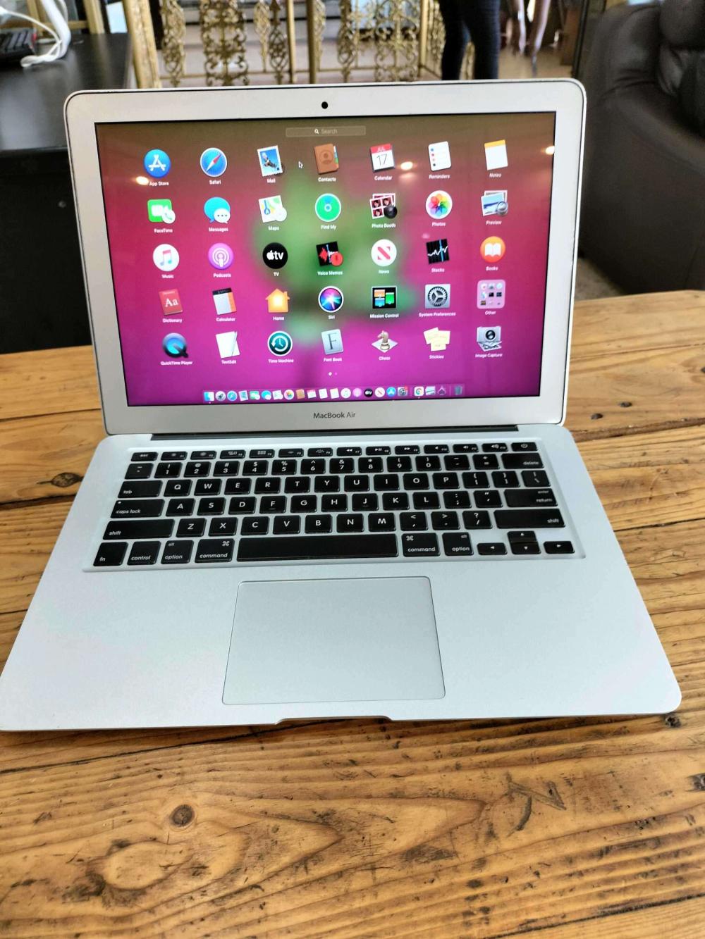 MacBook Air 2015, Corei7, 8GB RAM, 512GB SSD - Image 1