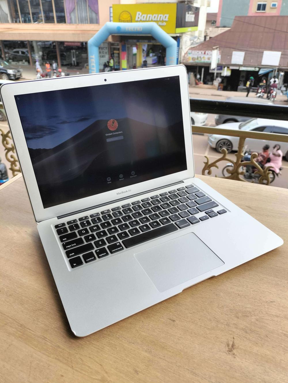 MacBook Air 2015, Corei7, 8GB RAM, 512GB SSD - Image 3