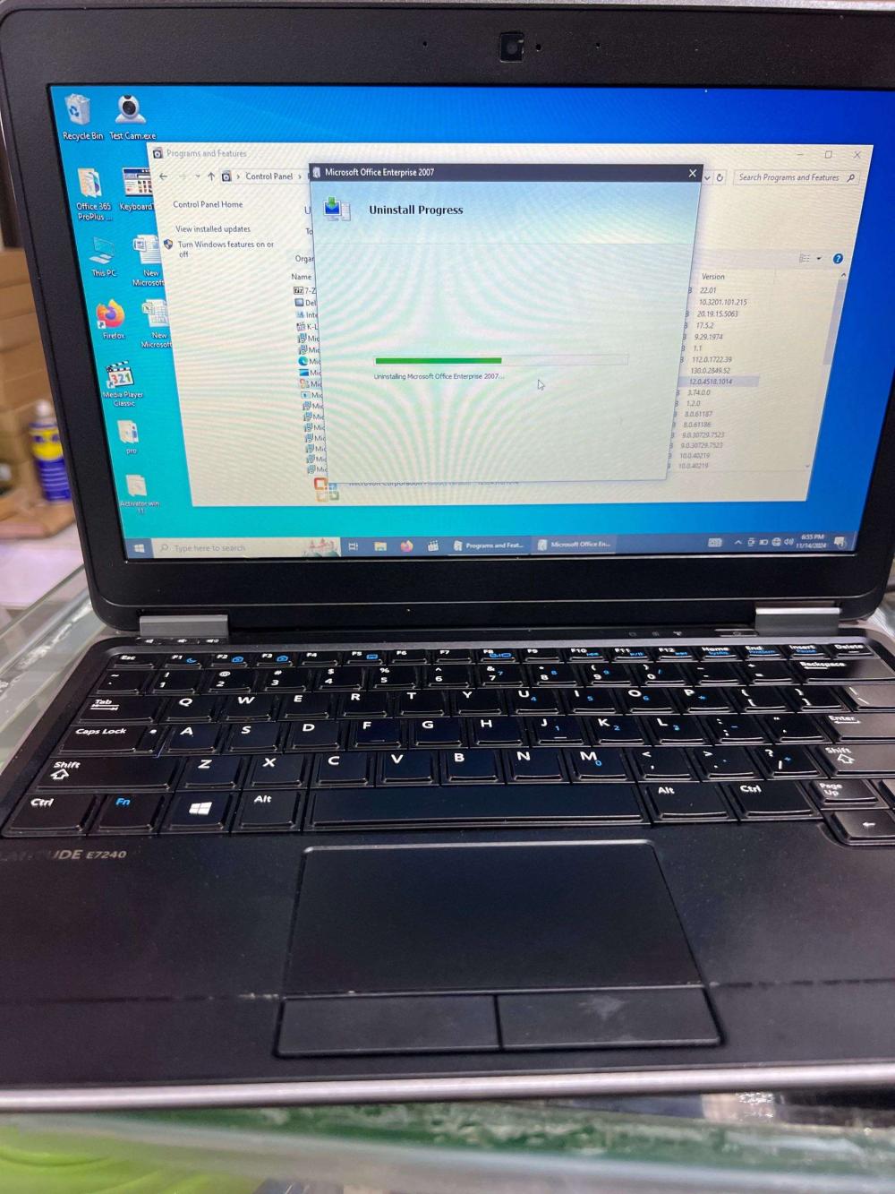 Dell Latitude E7240 - 8GB RAM, 256GB SSD - Image 3