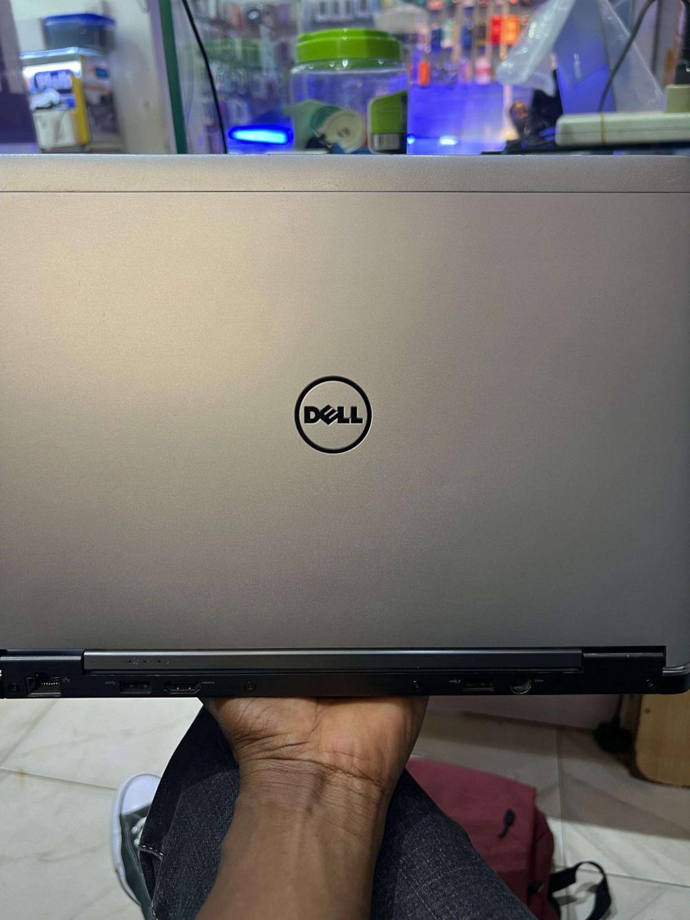 Dell Latitude E7240 - 8GB RAM, 256GB SSD - Image 4