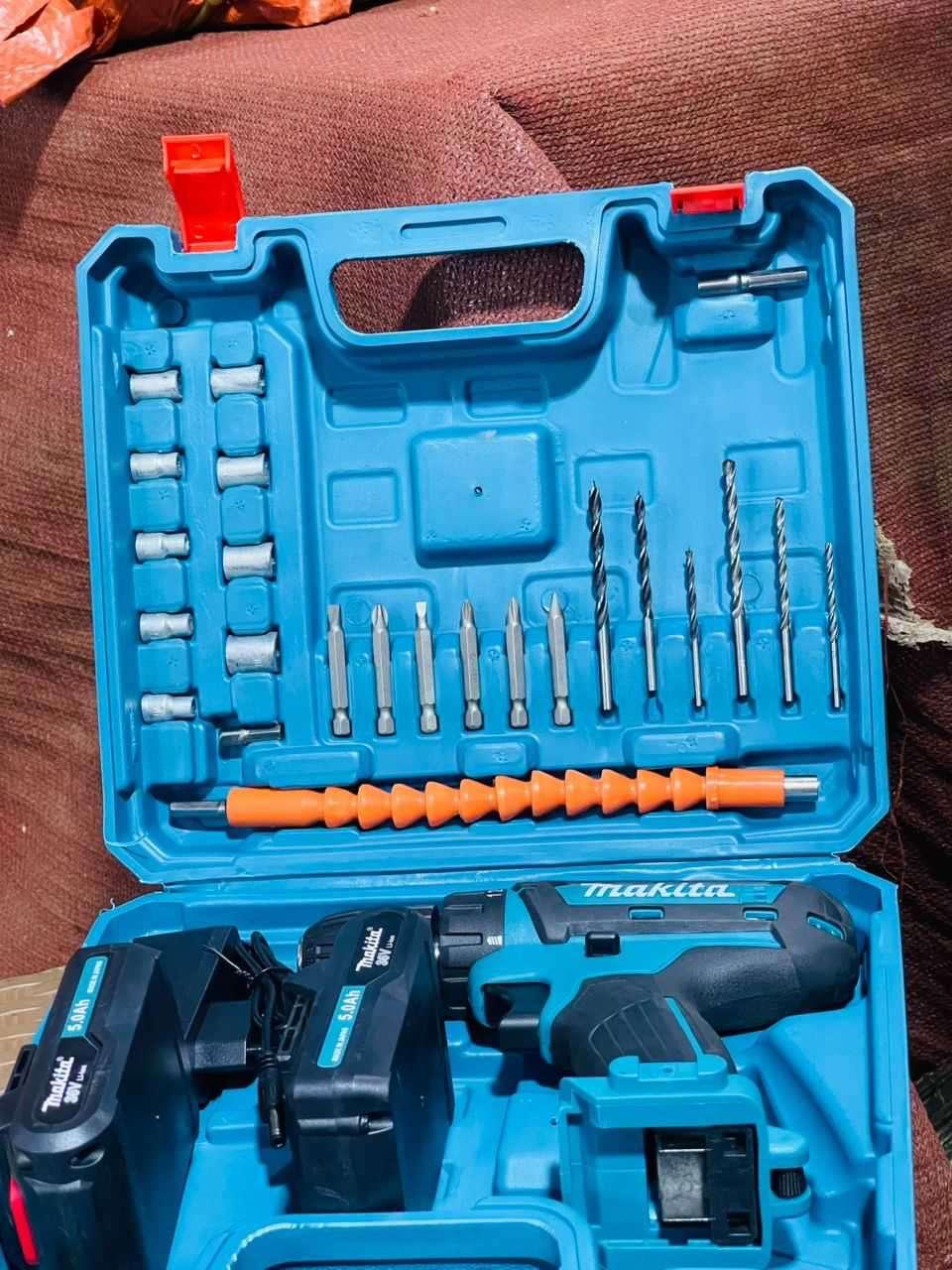 Makita Rechargeable Drilling Machine - Image 3