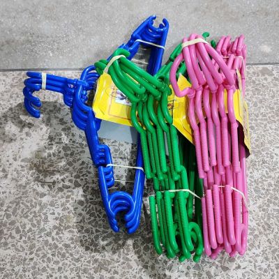 Plastic Hangers (12pcs)